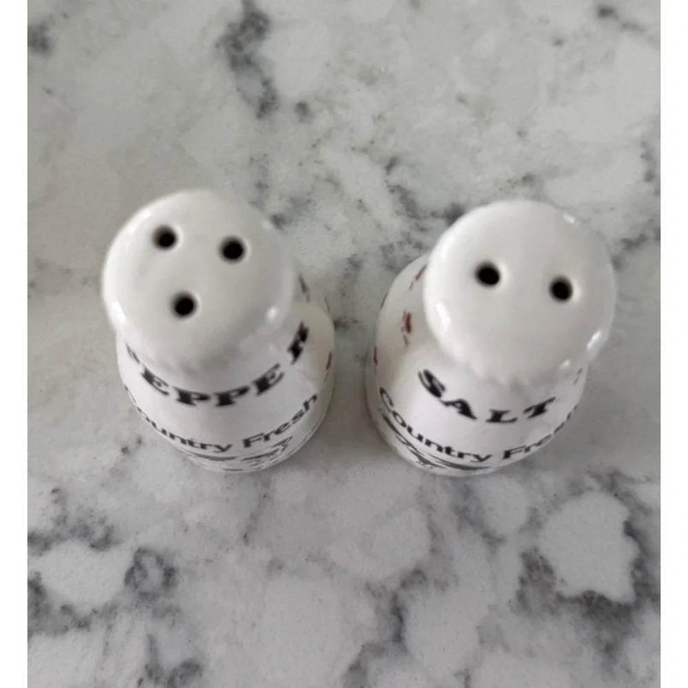 Vintage Country Fresh Milk Salt & Pepper Shakers Cows Bottles floral motif